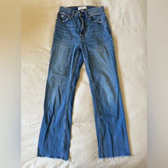 Abercrombie Curve Love Ankle Straight Jeans - Size 24 - Picture 2 of 3